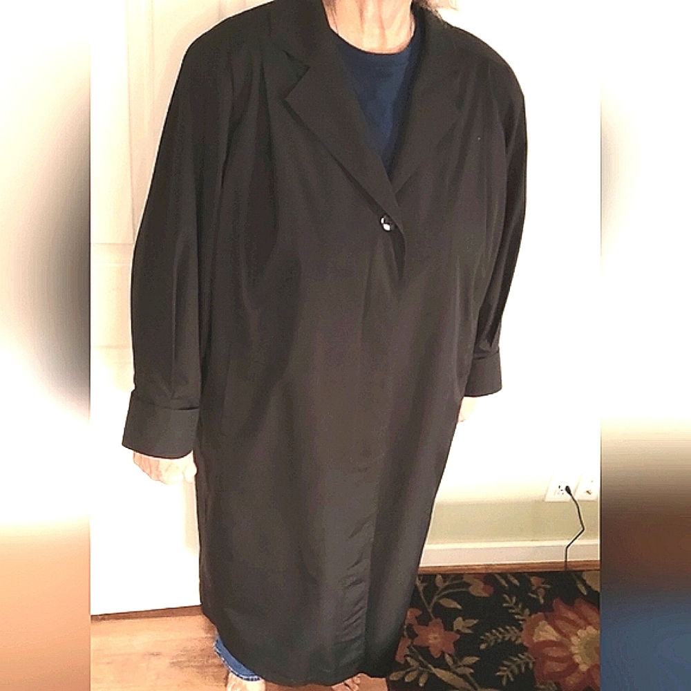 🎊HP‼️ Women's all-weather midlength coat with zip out lining